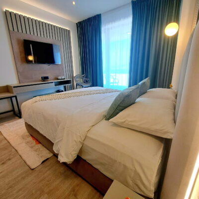 c8cf49d3-a92d-4e5e-9e09-c2f4a1214b51